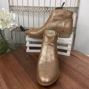 I.N.C international concepts Carsonegol Womens Booties Size 8.5M.